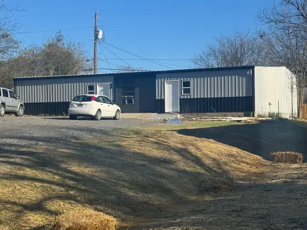 831 Louisiana Avenue, Etowah, TN 37331