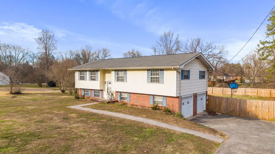 3035 W Lake Drive Nw, Cleveland, TN 37312 - #3