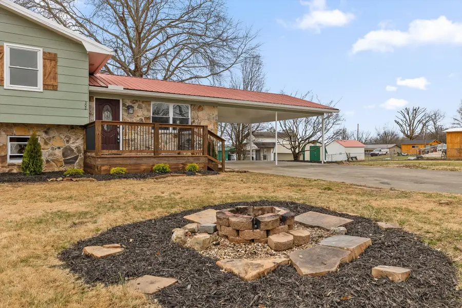 302 Locust Street, Englewood, TN 37329 - #2