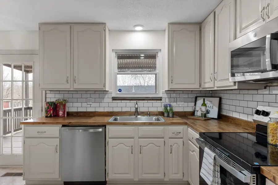 302 Locust Street, Englewood, TN 37329 - #3