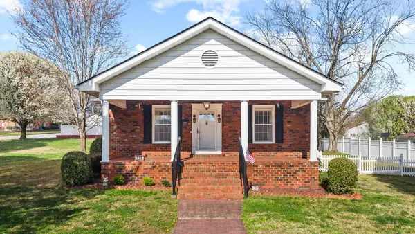 726 Georgia Avenue, Etowah, TN 37331
