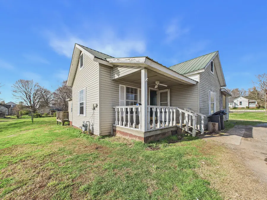 605 Bennett Street, Sweetwater, TN 37874 - #2