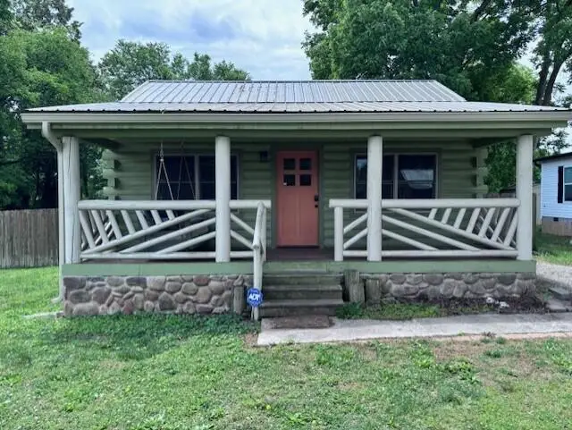 909 W Morris Street, Sweetwater, TN 37874 - #1