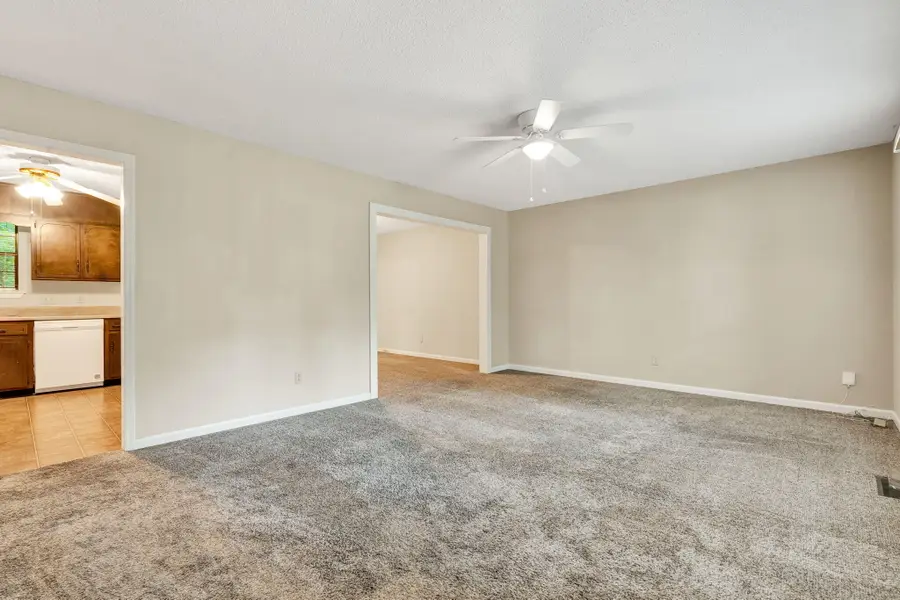 376 Oakwood Circle Ne, Cleveland, TN 37312 - #2