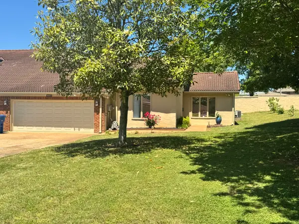2136 Vaden Village Drive, Chattanooga, TN 37421