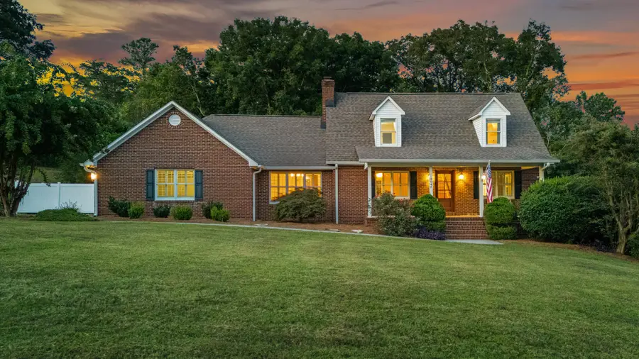 3046 Hawthorne Street, Athens, TN 37303 - #2