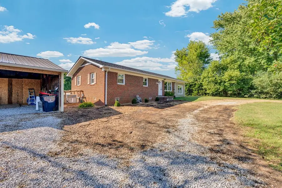 8444 Old Kentucky Road, Sparta, TN 38583 - Image #2
