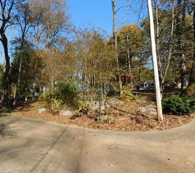 819 Greenfield Dr, Livingston, TN 38570 - #3