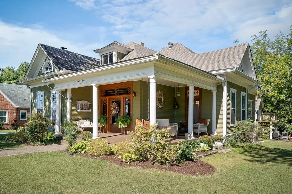 215 W. Sparta St, McMinnville, TN 37110 - Image #1