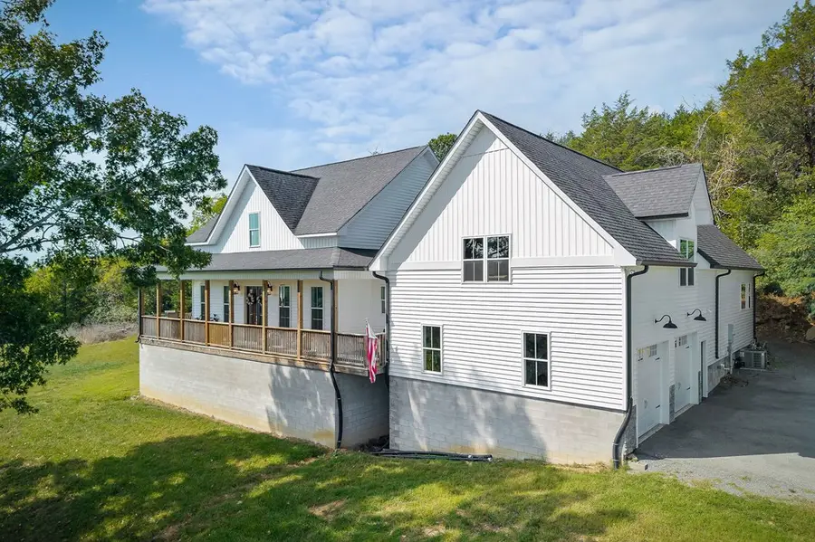 881 Eagle Mountain Rd, Granville, TN 38564-5010 - Image #2