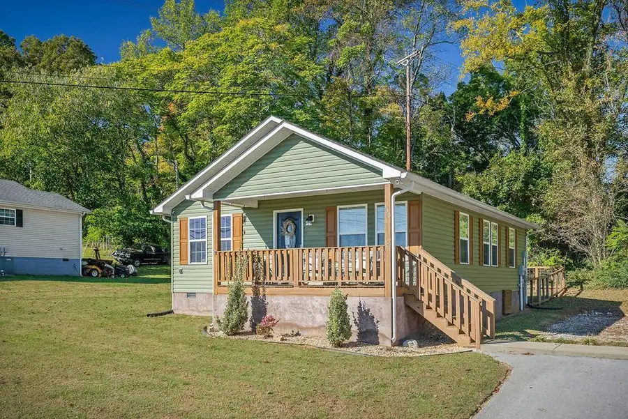 330 Flatt St, Sparta, TN 38583 - Image #2