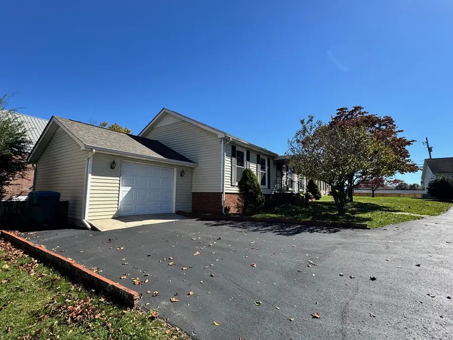 34 Hampton Square, Crossville, TN 38555 - #3