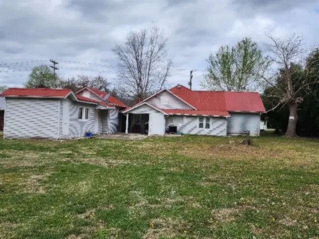 218 East Lake Ave, Celina, TN 38551 - #3