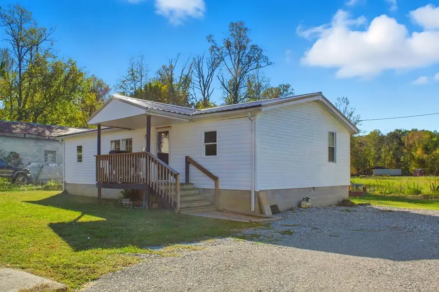 214 S Main St, Byrdstown, TN 38549 - #2