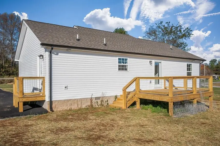 110 Armstrong Rd, Doyle, TN 38559 - Image #2