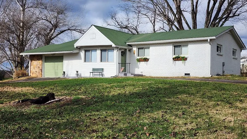 204 Lake St, Livingston, TN 38570 - Image #1