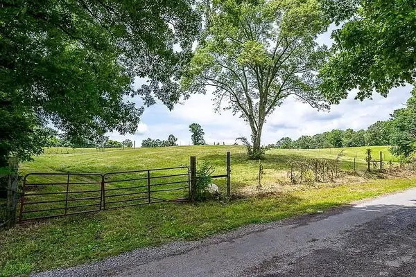 2562 Peeled Chestnut Ln, SPARTA, TN 38583