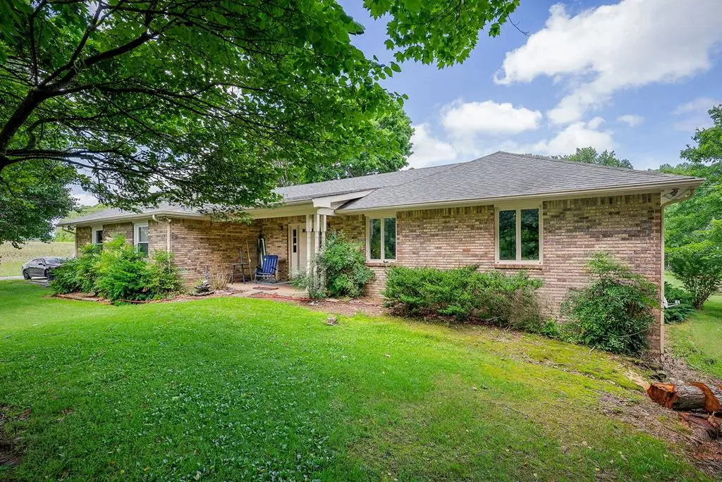 1790 Coon Hunt Rd, Baxter, TN 38544-5103 - Image #1