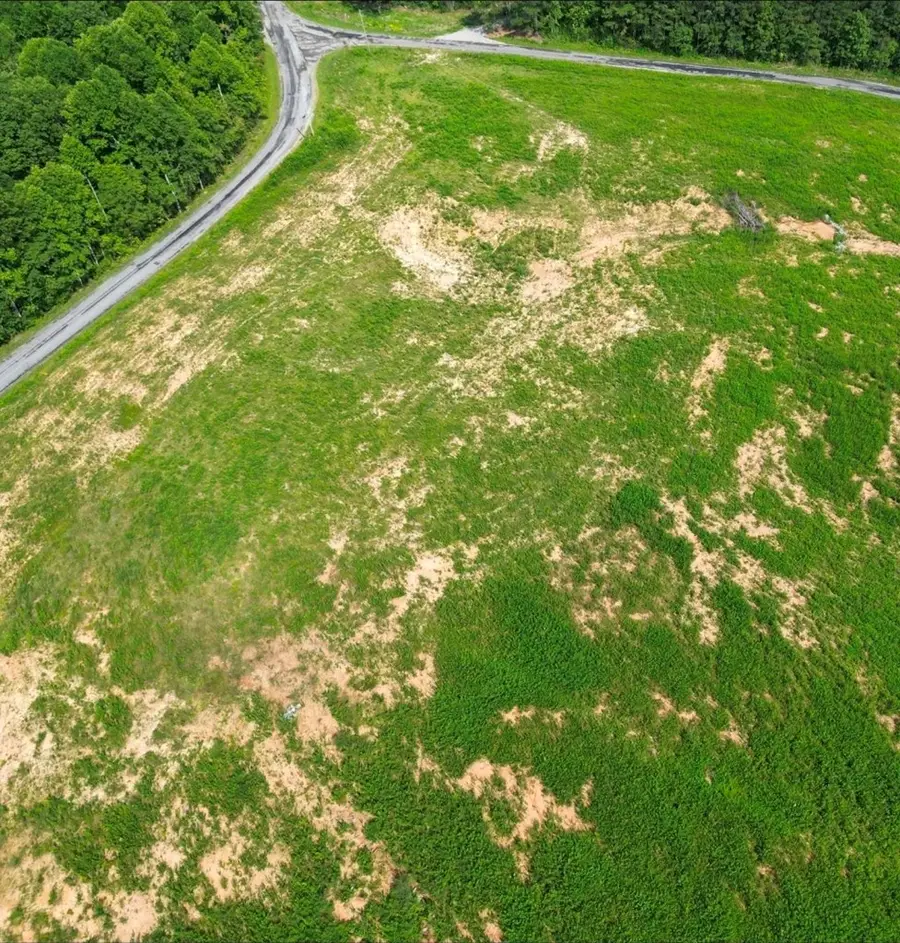 305 Thomas Springs Rd, Crossville, TN 38572 - Image #3