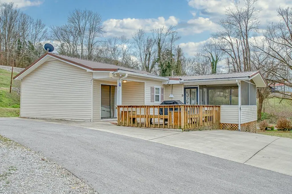 1369 Austin Lake Rd, Baxter, TN 38544 - #1