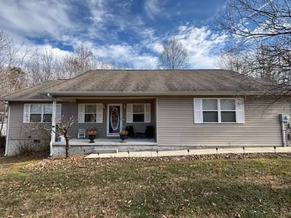 477 Lincolnshire Dr, Crossville, TN 38555 - Image #1