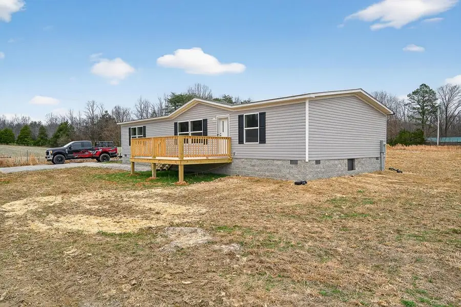 129 Earl Phillips Lane, Hilham, TN 38568 - Image #2