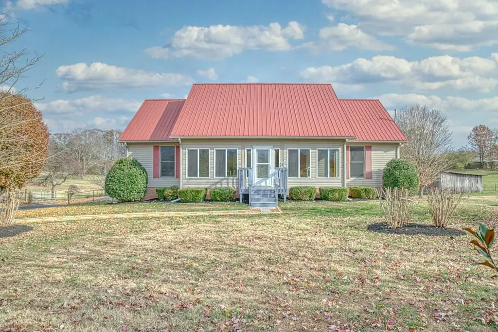 6260 Warren Henley Rd, Baxter, TN 38544 - Image #1
