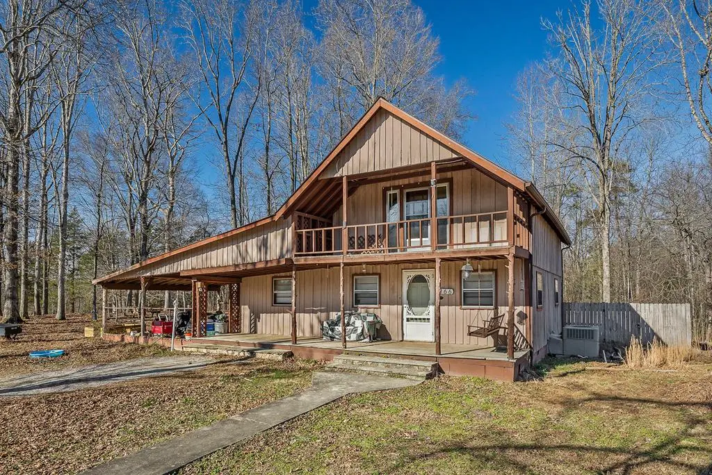 166 Brady Ln, Hilham, TN 38568-5913 - Image #1