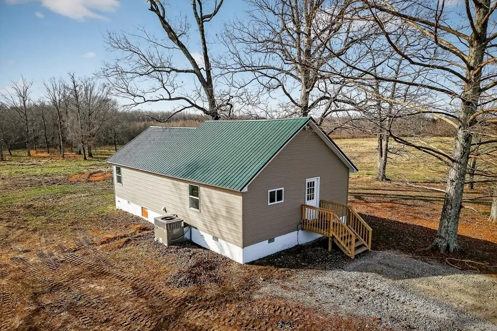 884 Swamp Rd, McMinnville, TN 37110 - #1