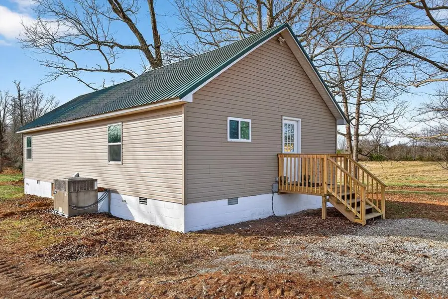 884 Swamp Rd, McMinnville, TN 37110 - #2