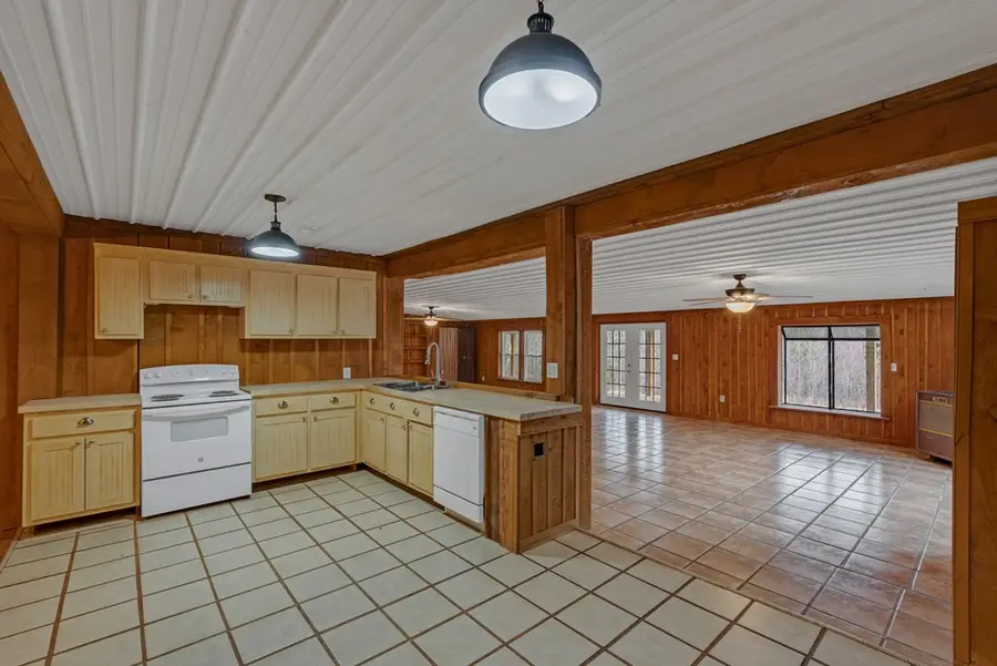 233 Macarthur Ln, Walling, TN 38587 - #3