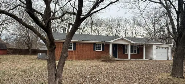 761 Iris St, COOKEVILLE, TN 38501