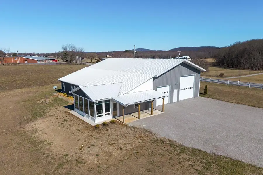 14630 Old Kentucky Rd, Walling, TN 38587 - #2