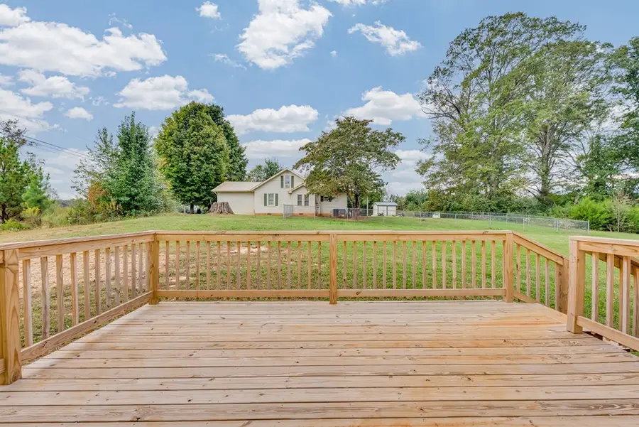 121 Hutchings College Rd, Sparta, TN 38583 - #2