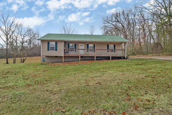 660 E Rocky Quarry Rd, Clarkrange, TN 38553