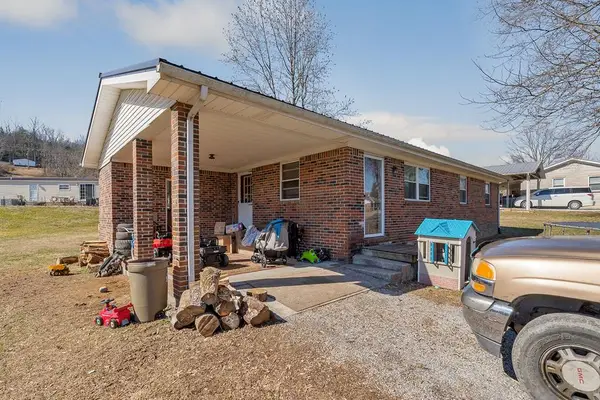 1105 Riverside Dr, Celina, TN 38551