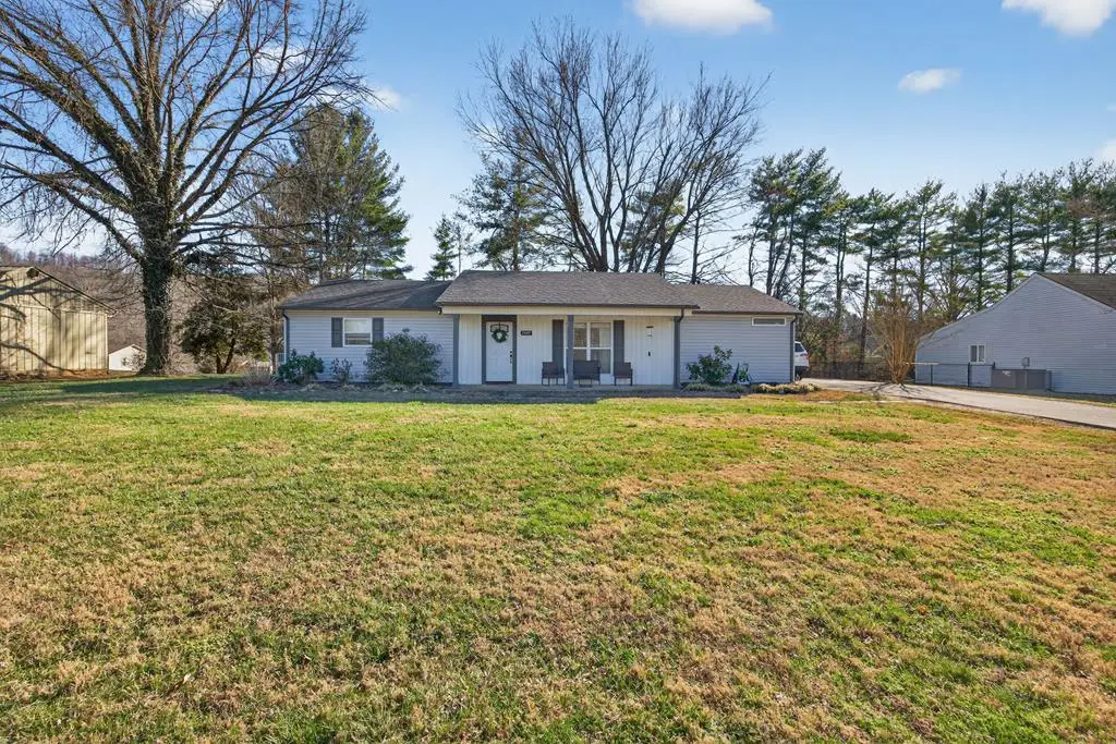 3547 Shannon Village Rd, Cookeville, TN 38506 - #1