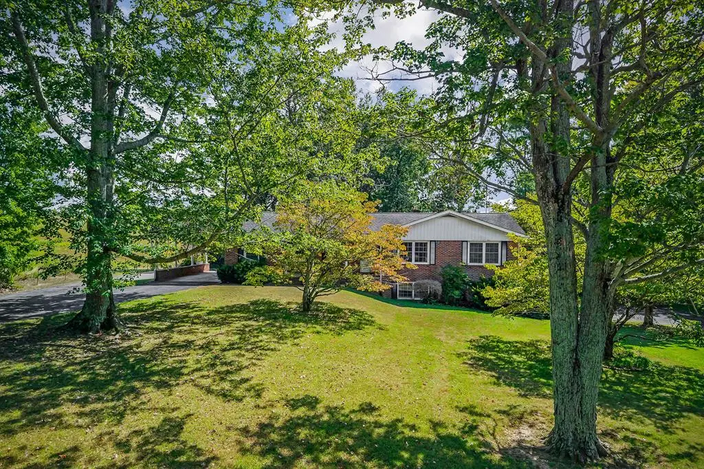 5036 Pendergrass Rd, Byrdstown, TN 38549 - #1