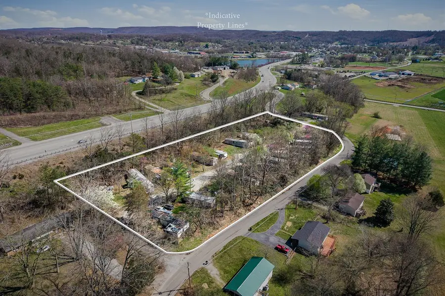 1201 Hidden Valley Mobile Home Park, Livingston, TN 38570 - #2