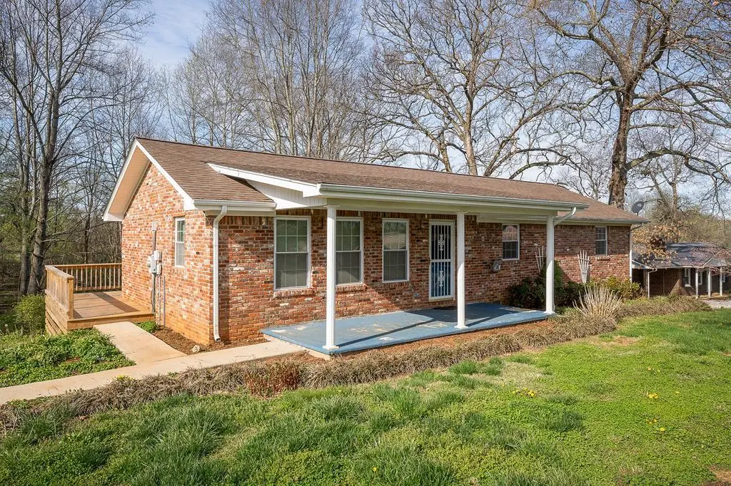 516 Thomas St, Sparta, TN 38583 - #1