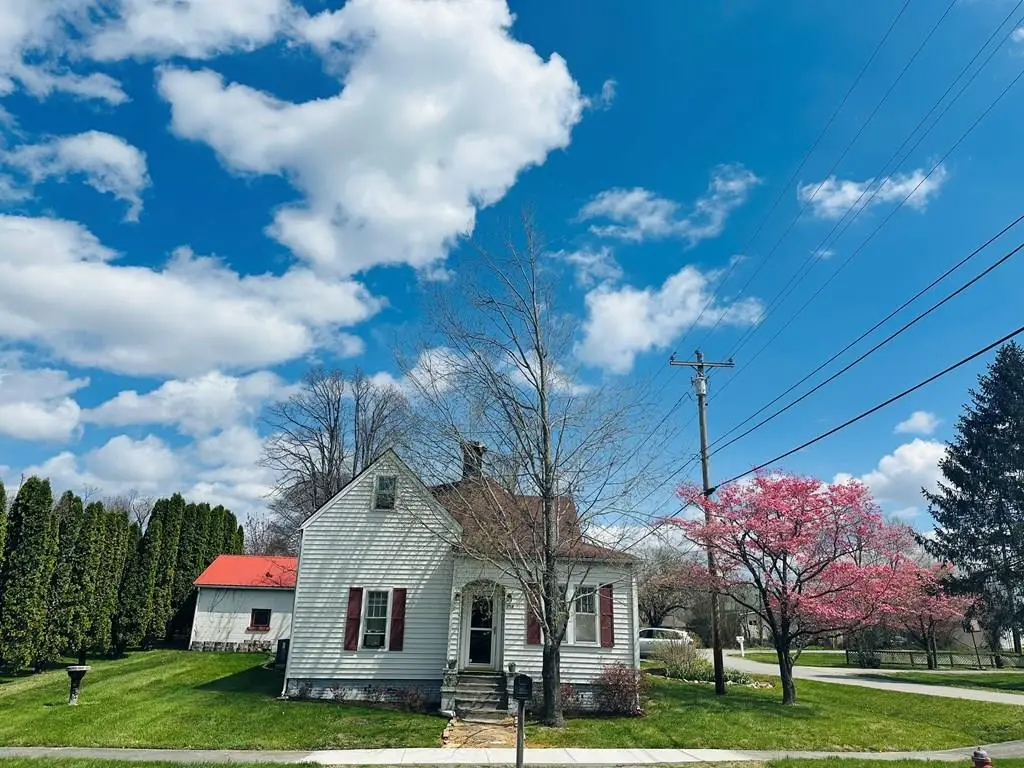 202 W Crawford Ave, Monterey, TN 38574 - #1