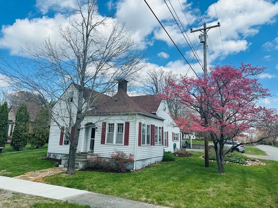 202 W Crawford Ave, Monterey, TN 38574 - #3