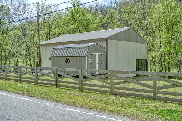1660 Wolf Creek Rd, Silver Point, TN 38582