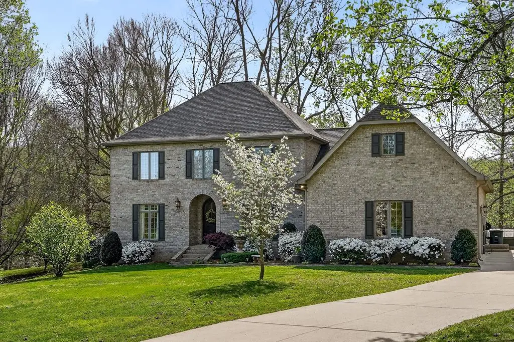 678 Oakland Dr, Sparta, TN 38583 - #1