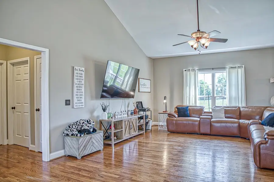 1964 Clemmons Rd, Cookeville, TN 38501 - #2