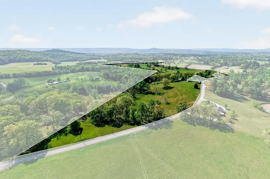 515 Jericho Rd, Quebeck, TN 38579 - #2