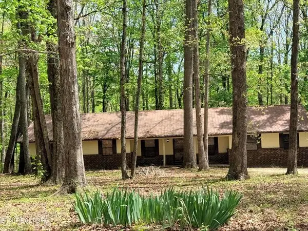 549 Yellow Cliff Estates Rd, Jamestown, TN 38556-2123