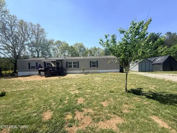 174 Claude Howard Rd, Deer Lodge, TN 37726-3426