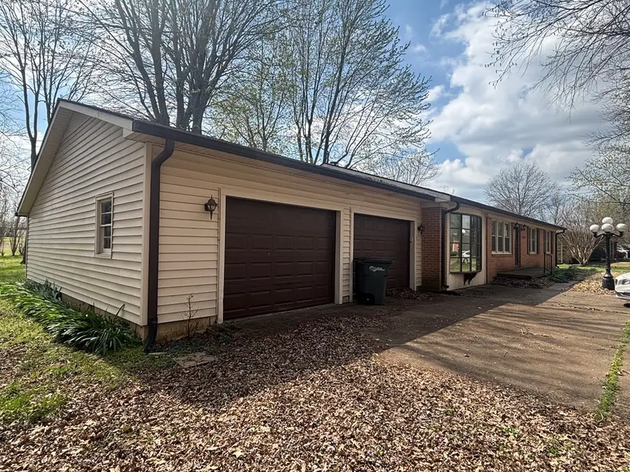 3305 Cottonwood Dr, Union City, TN 38261 - #2