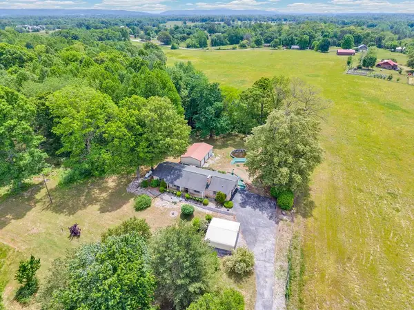 397 Clog Valley Dr, SPARTA, TN 38583